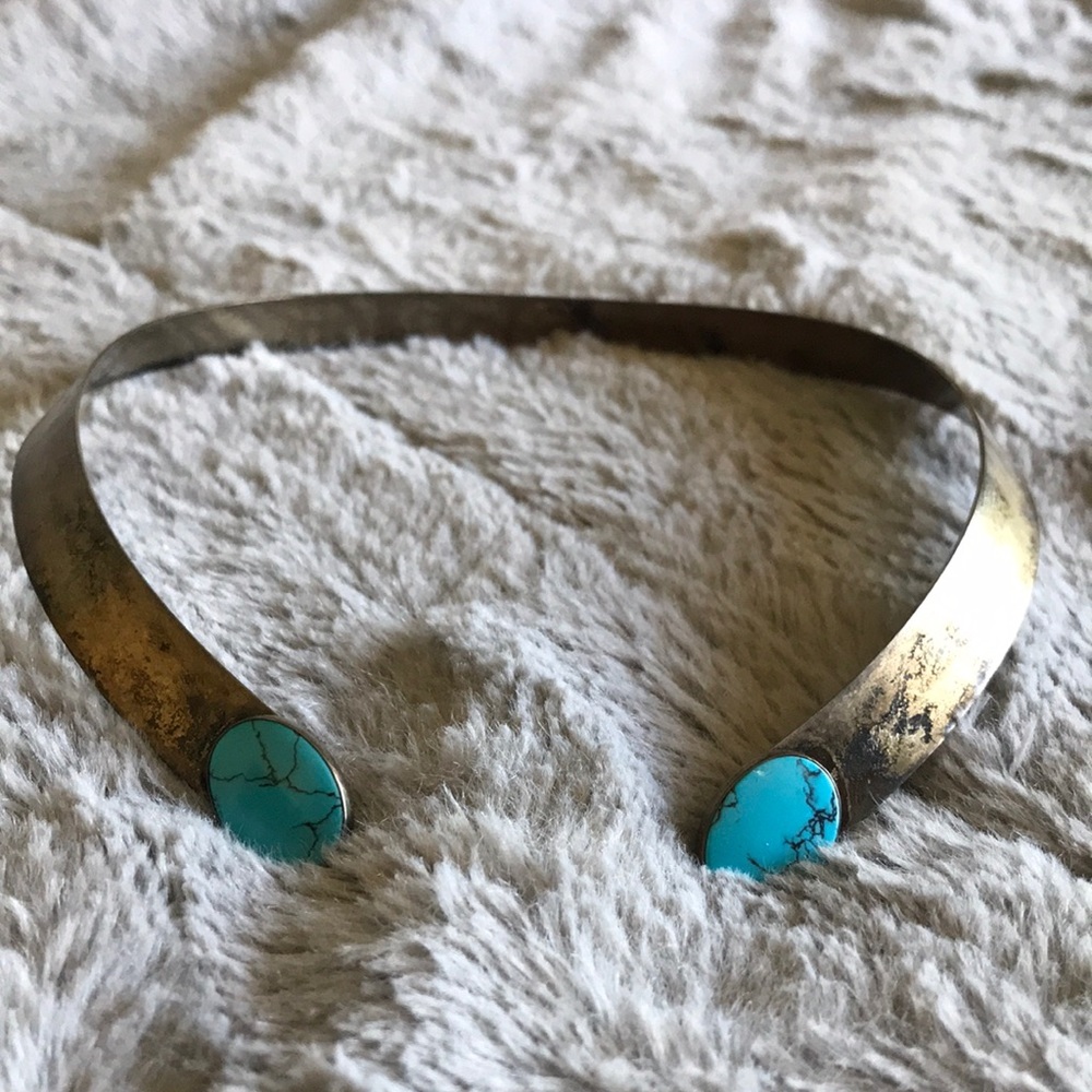 Handmade vintage silver choker with turquoise.
